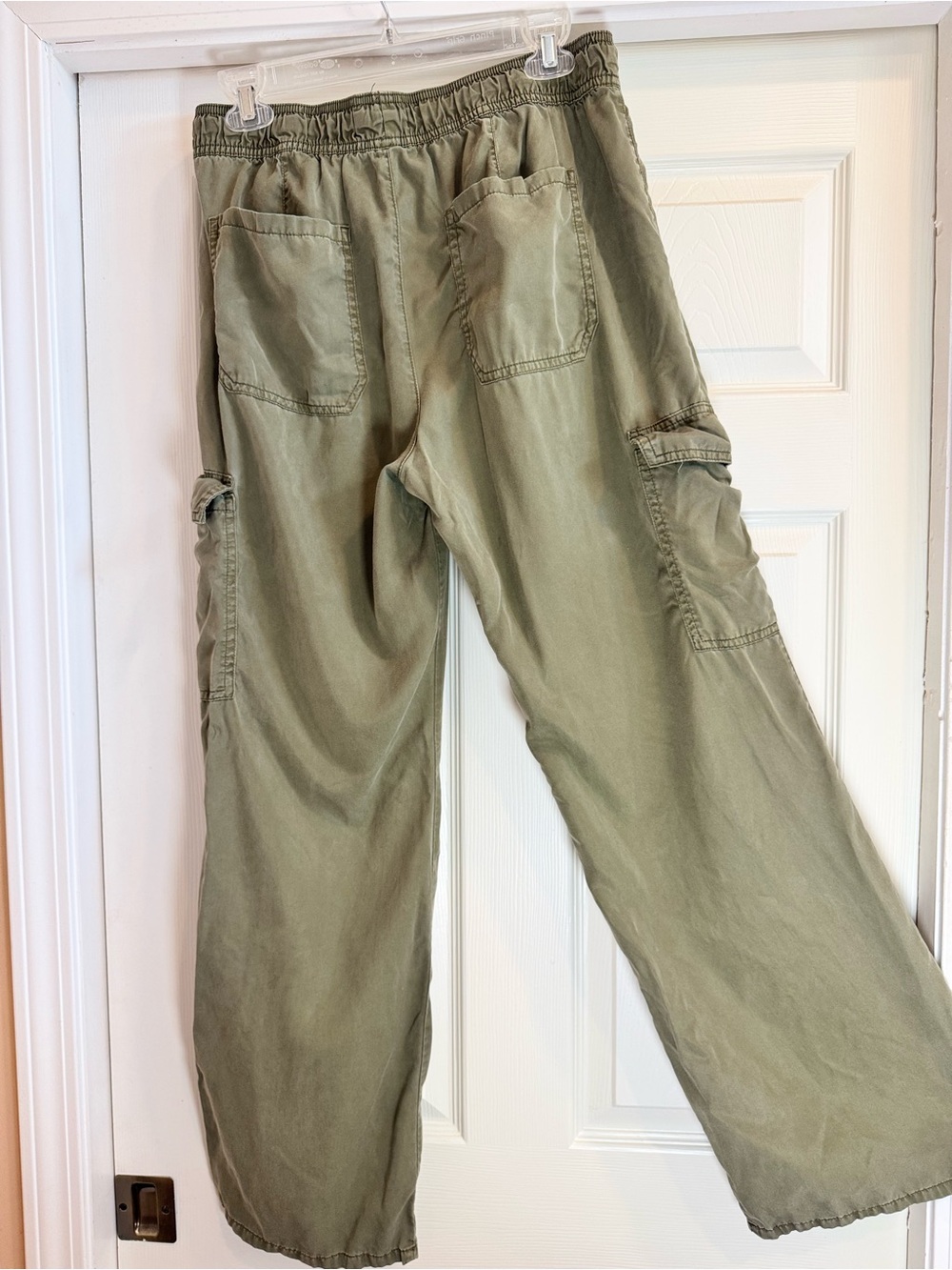 Very Soft, Lightweight and Cool Olive Green Cargo Drawstring Women's Pants - Lg - Picture 2 of 7